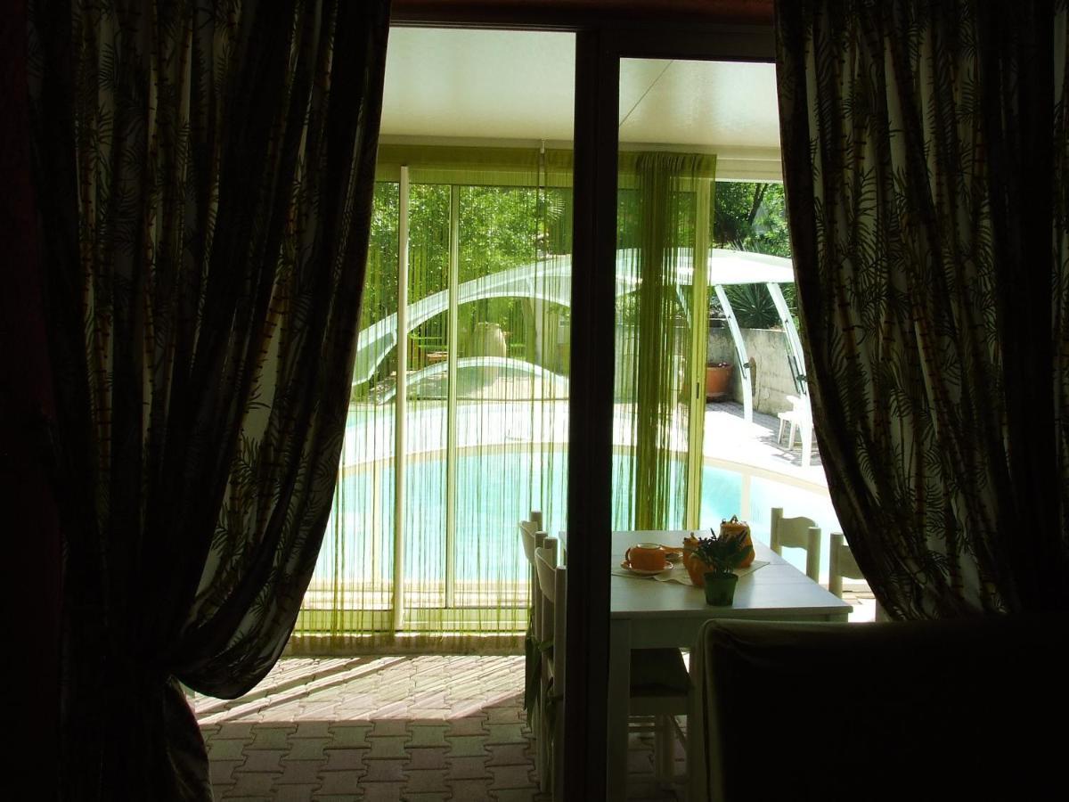 Lou Pin Dou Papet Bed & Breakfast Roquevaire Стая снимка